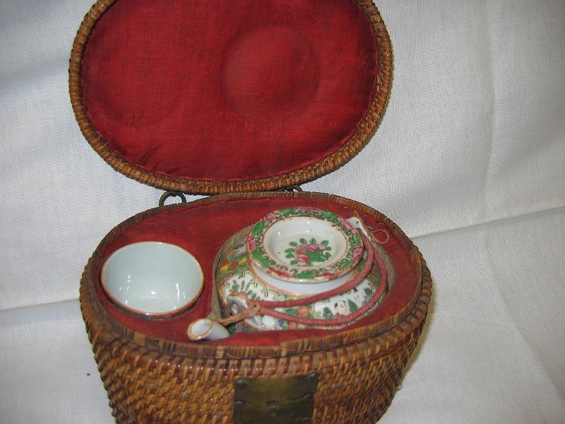 Picture 039.jpg - Rose Medallion Teapot & Cup in Woven Carrier